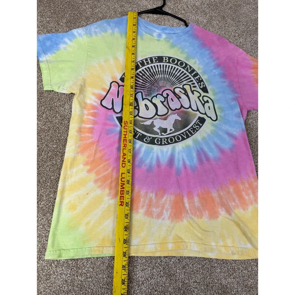 Nebraska In The Boonies Best Grooviest Tie Dye T-Shirt Mens M‎ Retro Americana